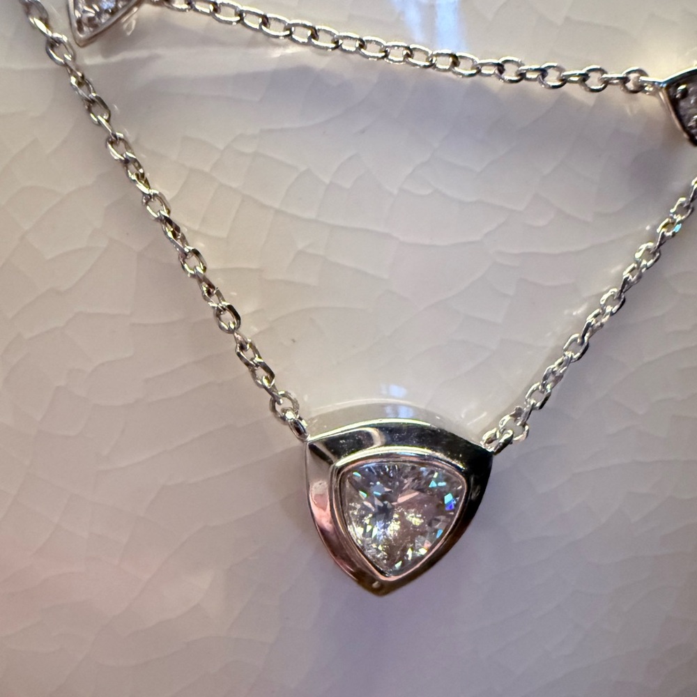 Kendra Scott Silver Layered Crystal Triangle Necklace NWT - Picture 2 of 15